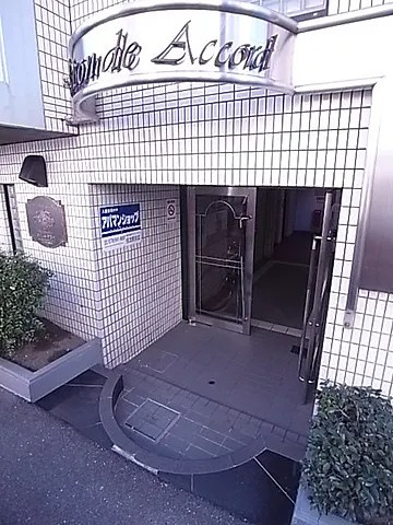 神戸市東灘区深江南町２丁目の賃貸マンションのエントランス