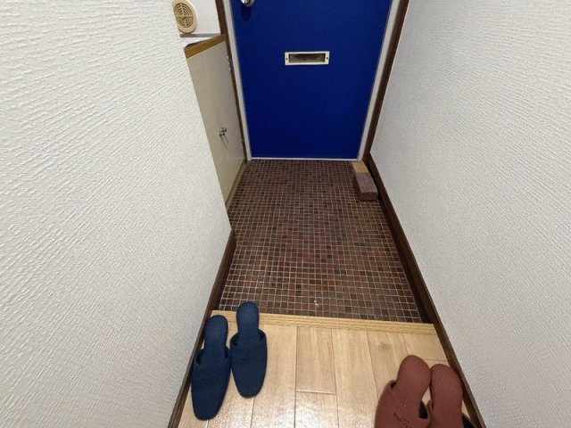 神戸市中央区多聞通５丁目の賃貸マンションの玄関