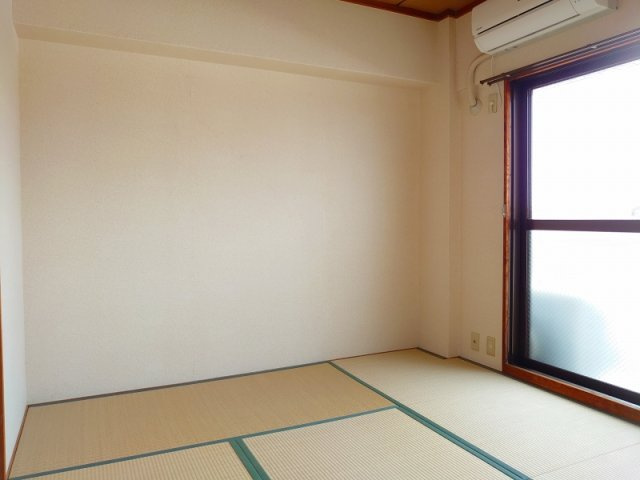 キャロル柴原の内装
