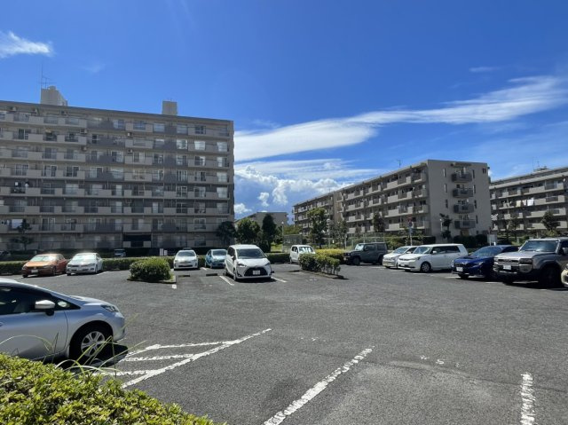 鴨池シーサイドマンション弐号棟の駐車場