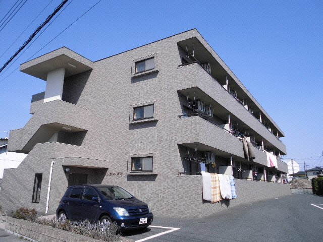 【外観】 | グリーンフィル石井 | 掲載写真は、退去予定の物件につき、修繕等が入り、変更となる場合がありますのでご了承くださいませ。退去後のご見学はオンライン・ご同行どちらでも可能です。