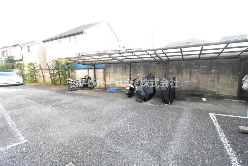 リアライズ花小金井 の駐車場