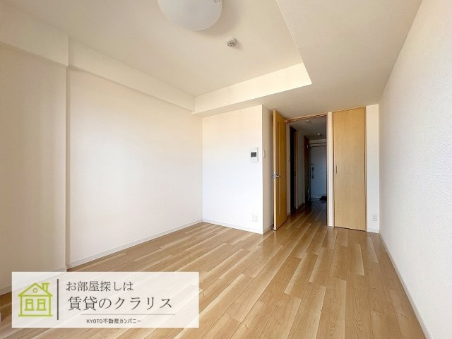 エスカーサ京都四条梅津の居間・リビング