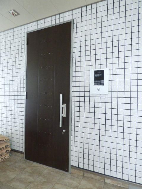 ラフィネ横浜のエントランス