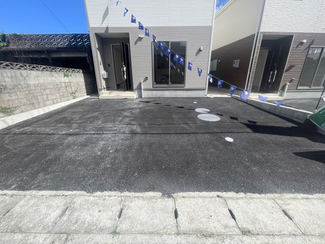 読谷村大木　第4（全3棟）の駐車場|※同仕様写真です　