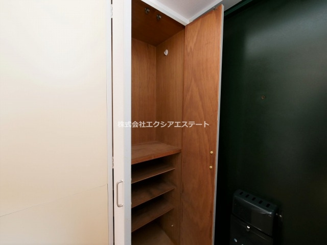 ビバリーヒルズ岸里東の収納