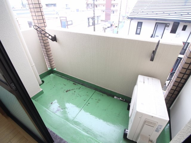 プレジール天神のバルコニー