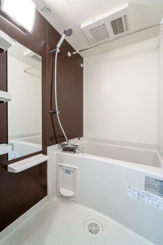 フォセット西川口の浴室