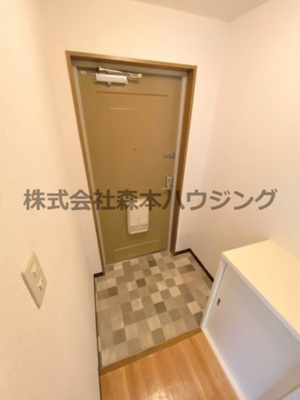【玄関】 | 　ソレイユ神田Ⅰ | ※同タイプ別室の写真を使用しています。
　設備内容や色調に相違がある場合は実際のお部屋の現状優先となります。