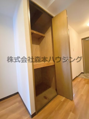 【収納】 | 　ソレイユ神田Ⅰ | ※同タイプ別室の写真を使用しています。
　設備内容や色調に相違がある場合は実際のお部屋の現状優先となります。