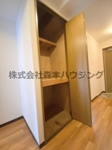 【収納】 | 　ソレイユ神田Ⅰ | ※同タイプ別室の写真を使用しています。
　設備内容や色調に相違がある場合は実際のお部屋の現状優先となります。
