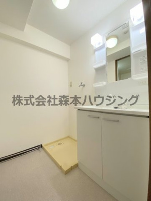 【洗面所】 | 　ソレイユ神田Ⅰ | ※同タイプ別室の写真を使用しています。
　設備内容や色調に相違がある場合は実際のお部屋の現状優先となります。