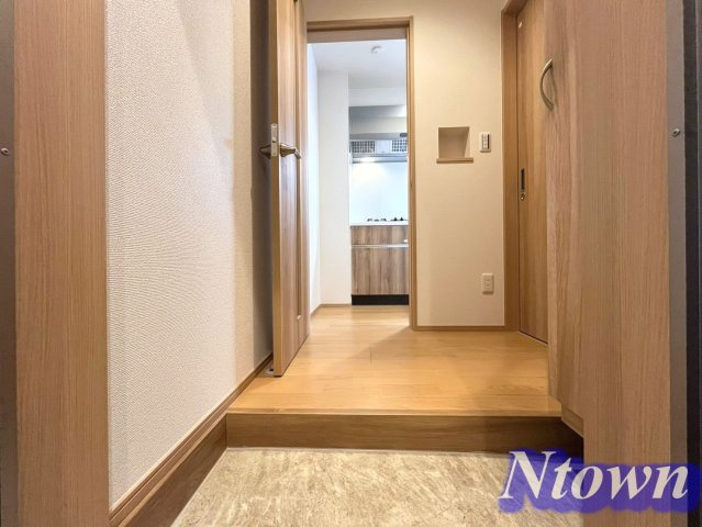 【玄関】 | REGALEST名駅西 | 収納もある玄関です