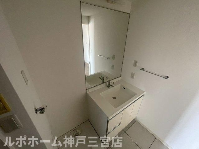 プレジール三ノ宮Ⅲの洗面所