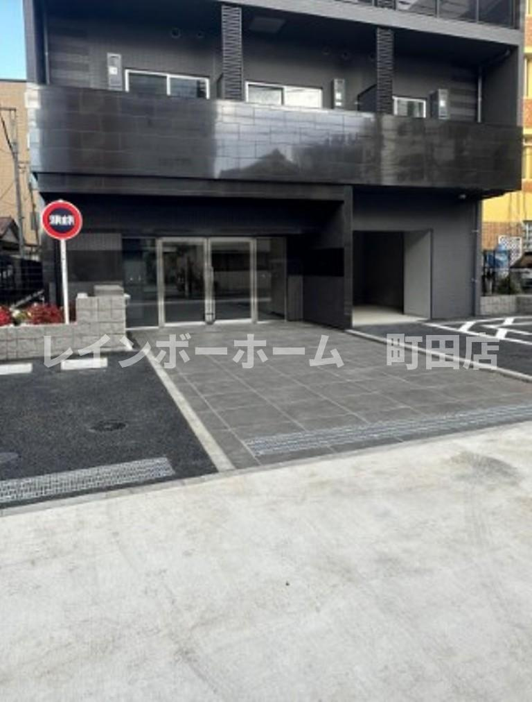ＬＩＭＥＲＥＳＩＤＥＮＣＥ　ＭＡＣＨＩＤＡ※初期費用分割あと払いサービス利用可能物件のエントランス
