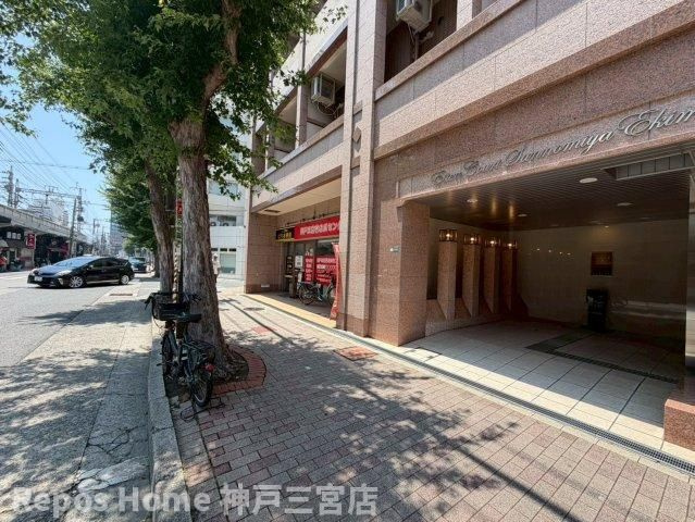 エステムコート三宮駅前ラ・ドゥーのエントランス