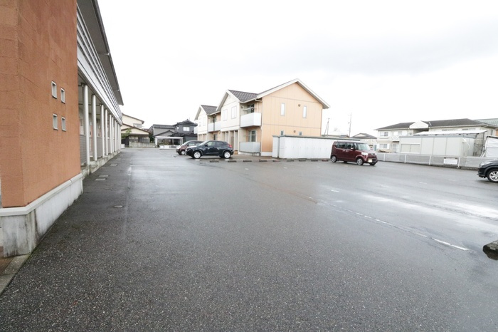 フェリックスＤの駐車場