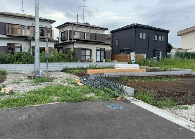 【外観】 | 物件の詳細については、現地を見てわかること以外に、役所や法務局などで調べないとわからないことがあります。そのため、現地に行く場合は、もしこの物件を買ったらどのような生活ができるかをイメージしましょう。