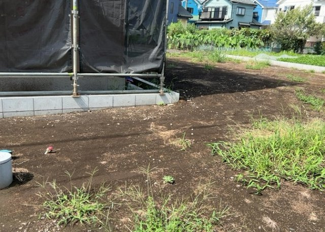 【駐車場】 | 駐車場と明記されていても、最小スペースでつくられた駐車場だと大型車は駐車できなかったり、出入りしにくくなったりする可能性があります。お車のサイズと購入したい物件の駐車場のサイズを現地で確認しましょう。