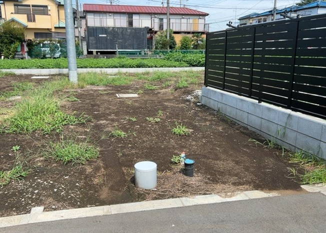 【駐車場】 | 駐車場と明記されていても、最小スペースでつくられた駐車場だと大型車は駐車できなかったり、出入りしにくくなったりする可能性があります。お車のサイズと購入したい物件の駐車場のサイズを現地で確認しましょう。