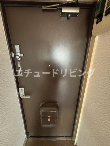朝霞台ハイツの玄関