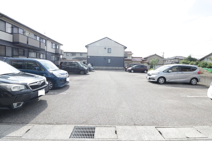 ハイツ・ビューテラス　B棟の駐車場