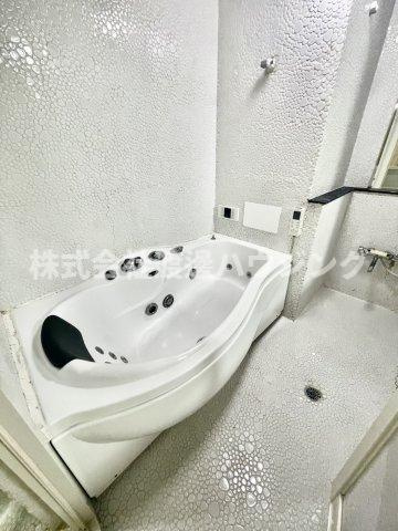 ZEUS桜川プレミアムの浴室
