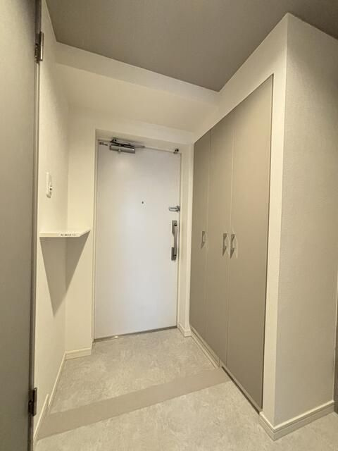 ドゥーエ月島の玄関