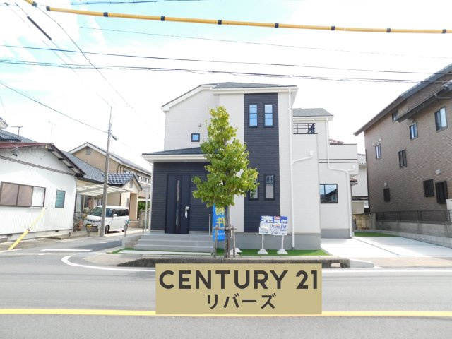 稲沢市東緑町３丁目の新築一戸建の外観|☆限定１棟☆　　新価格！！いつでも見学できます♪（お問合せ当日、平日、水曜、夜間でもＯＫ）　長期優良住宅♪　開放感のある角地！　駐車並列２台ＯＫ！　人工芝の庭付き♪　アクロスプラザ稲沢徒歩６分♪