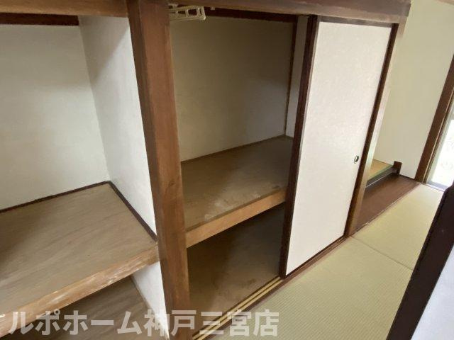 新神戸ハイツの収納