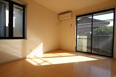 【洋室6帖】2面採光の明るいお部屋★