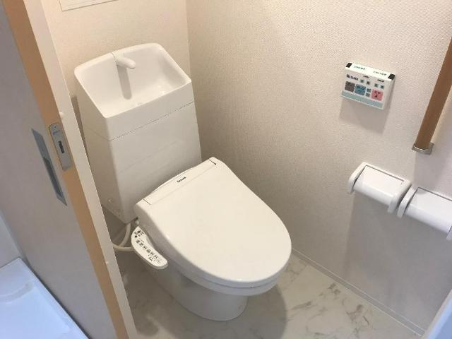 パインヒルズ　桜山のトイレ|シャワー付トイレ