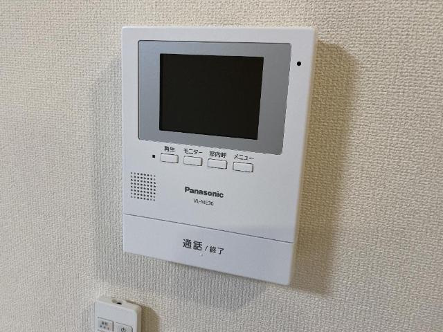 Con amoreの内装|カメラ付インターホン