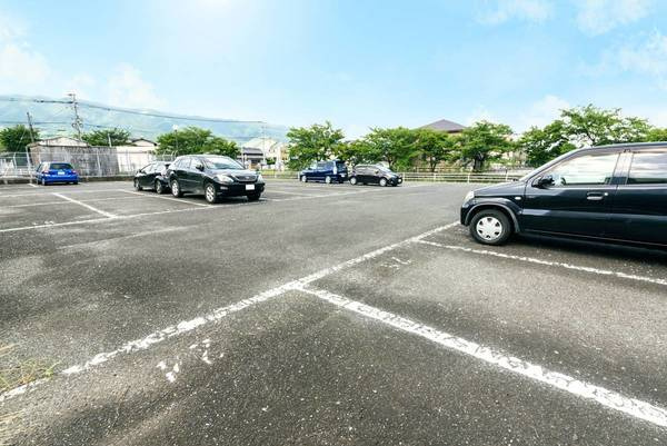ビレッジハウス吉井Ⅱ1号棟の駐車場