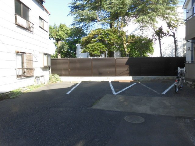 アンジェリハイツの駐車場