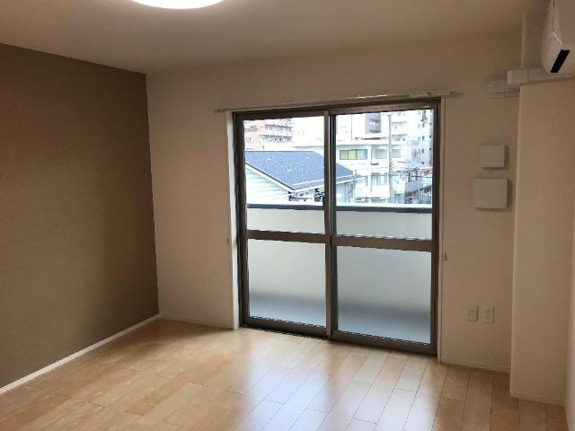 パインヒルズ　桜山の内装|洋室