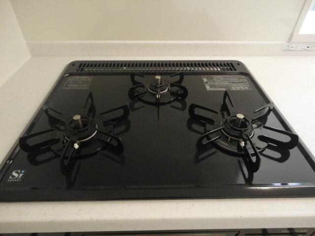 パルテノン（Parthenon）のキッチン|３口コンロ