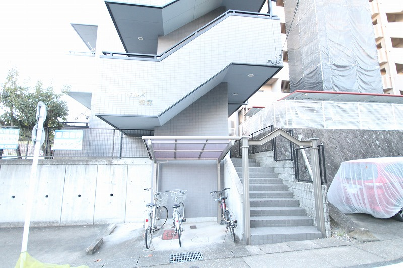 スターヒルズ藤森のエントランス