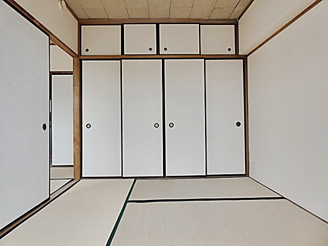 小野マンションの和室
