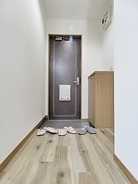 ロッキー猪子石の玄関