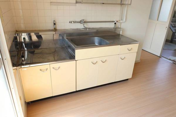 ビレッジハウス上原4号棟のキッチン|ビレッジハウスの同一物件・同一タイプの間取りの写真です