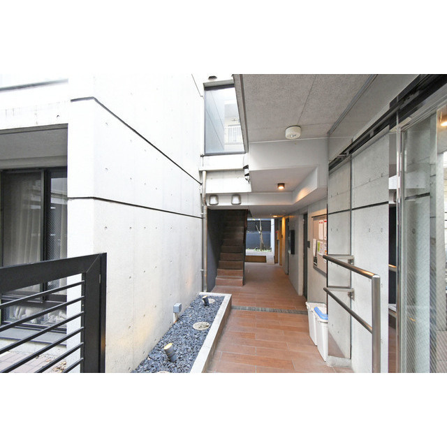 ＡＬＥＲＯ市谷台町のエントランス