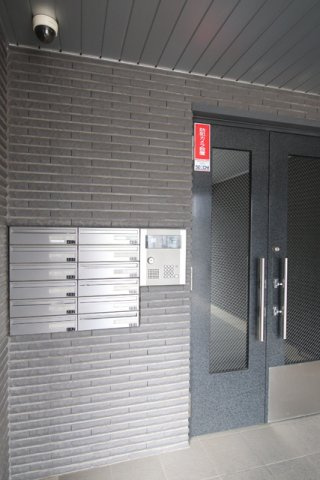 ★オートロック付きでセキュリティ安心なエントランス★