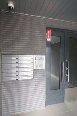 ★オートロック付きでセキュリティ安心なエントランス★