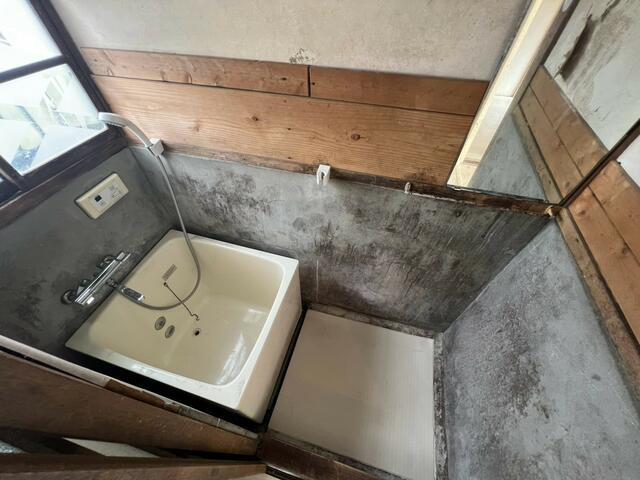 ラテール西大口戸建ての浴室
