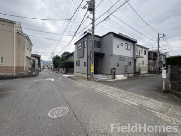 平塚市河内2丁目新築戸建て　1号棟の前面道路含む現地写真|前面道路含む現地写真です
