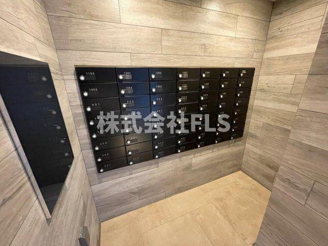 中央区日本橋浜町３丁目の賃貸マンションのエントランス