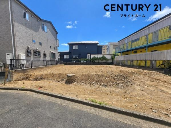 横浜市戸塚区下倉田町の新築一戸建の外観|同仕様物件もご案内をさせて頂きます。
お車でご自宅まで送迎承ります。