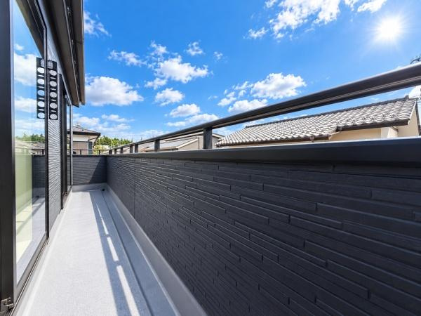 横浜市瀬谷区東野の新築一戸建のバルコニー|陽当り良好のバルコニー！
風通しもよく気持ちいいです