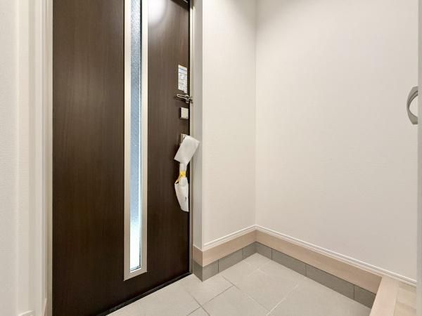 【玄関】 | 安らぎに満ちた生活空間を予感させる健やかな暮らしを楽しめそう！
